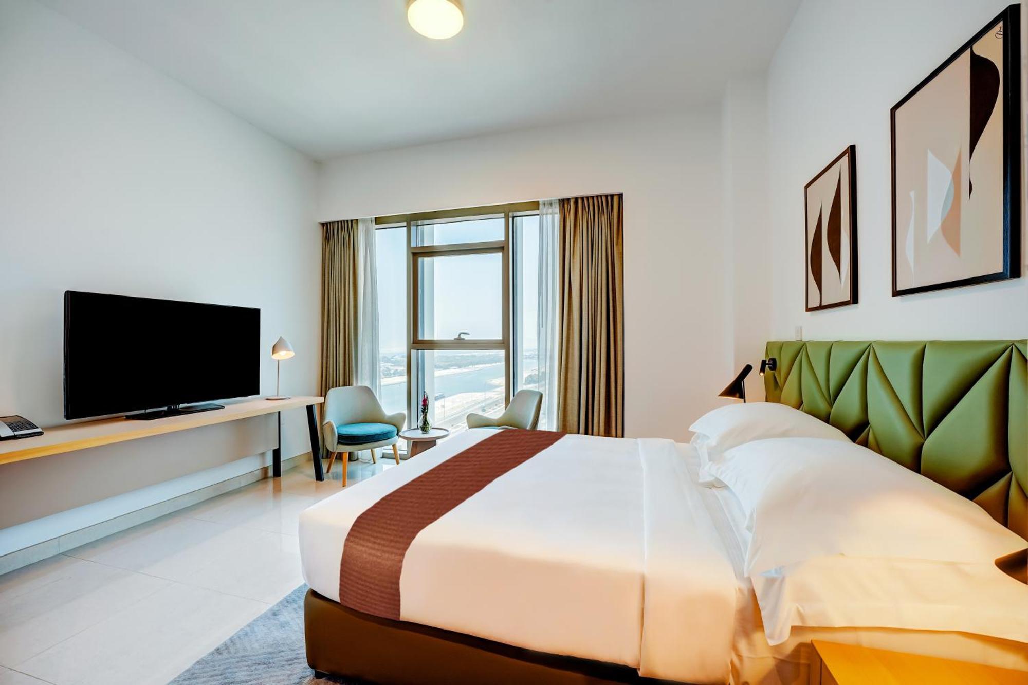 Capital Hotel 4*